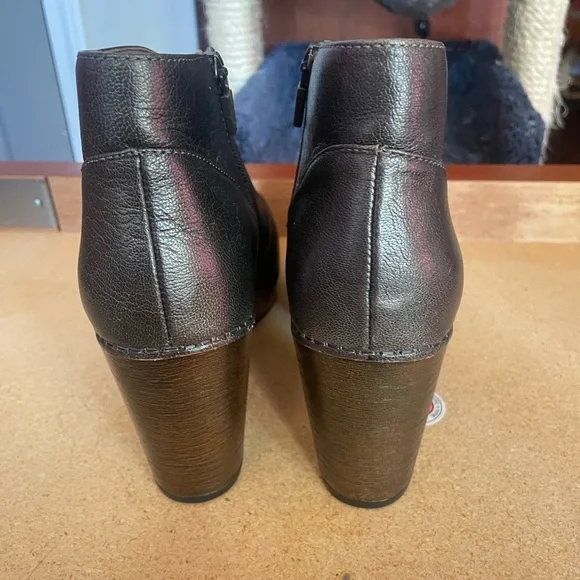 Dansko - Delphina Booties - Metallic Aged Bronze - Picture 5 of 10
